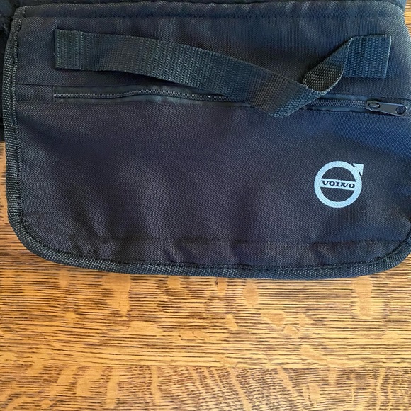 Fleece-covered Volvo accessory for the car - Picture 3 of 5